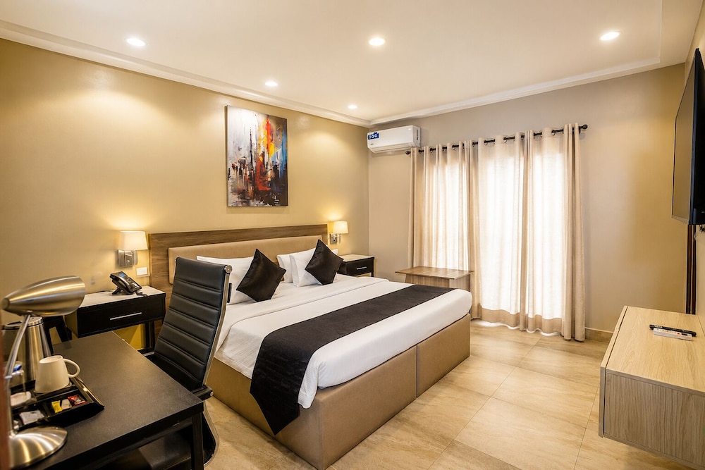 Golfview Hotel and Suites 24/63