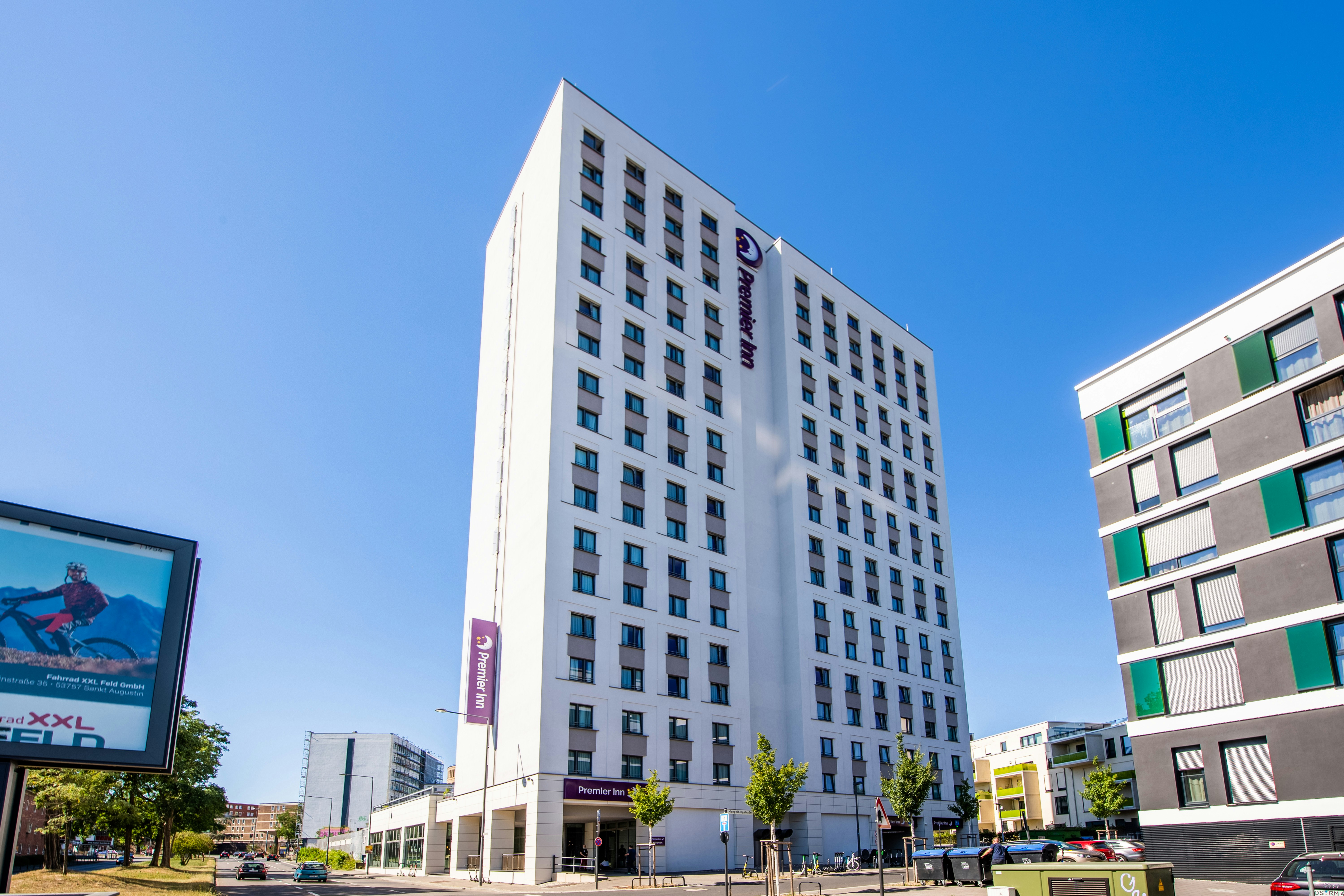 Premier Inn Cologne City South Hotel 5/23