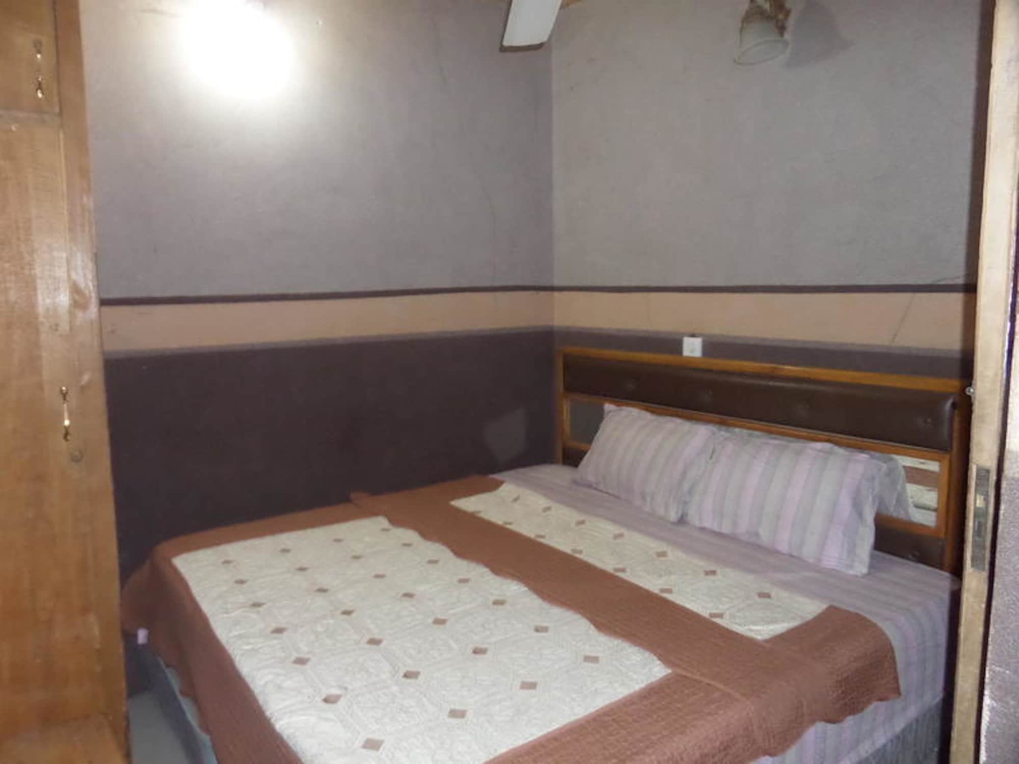 PRESIDENTIAL, SUITE, QUEEN BED