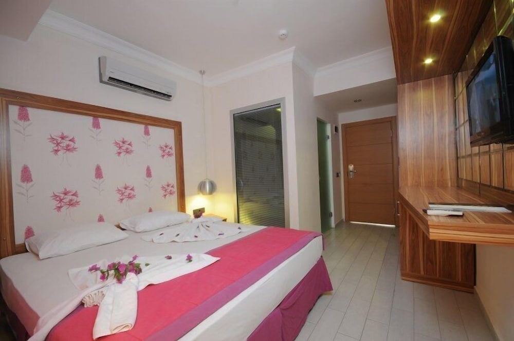 Cle Beach Boutique Hotel 12/50