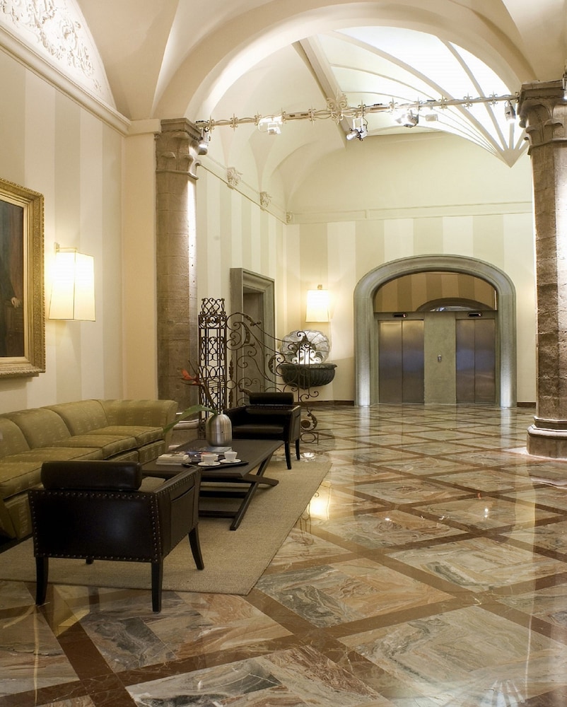 Grand Hotel Cavour 51/76