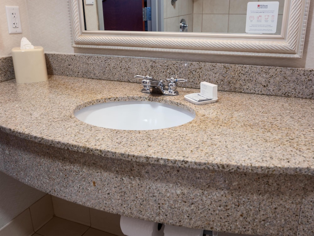 جناح جونيور، Hilton Garden Inn Winchester 4/6