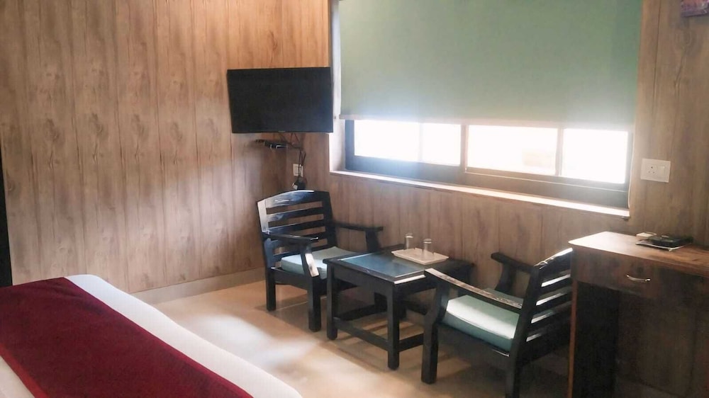 Oyo 1811 Hotel Leisure Palace 19/26