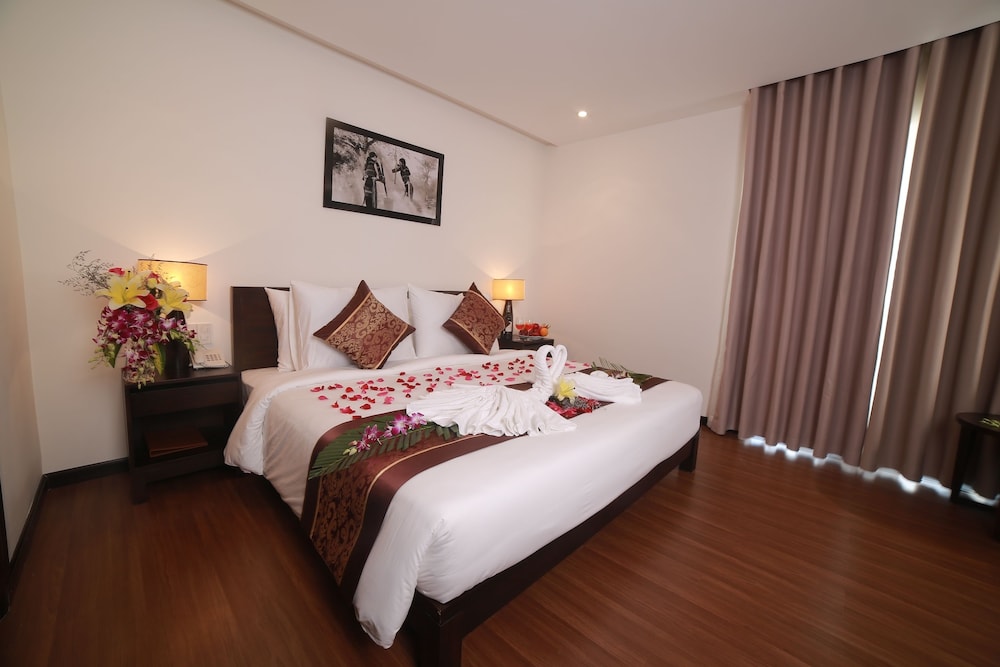 Edele Hotel 13/67