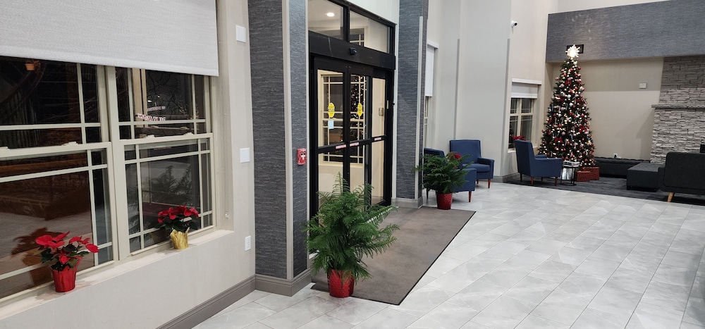 La Quinta Inn and Suites by Wyndham Lake George 4/50