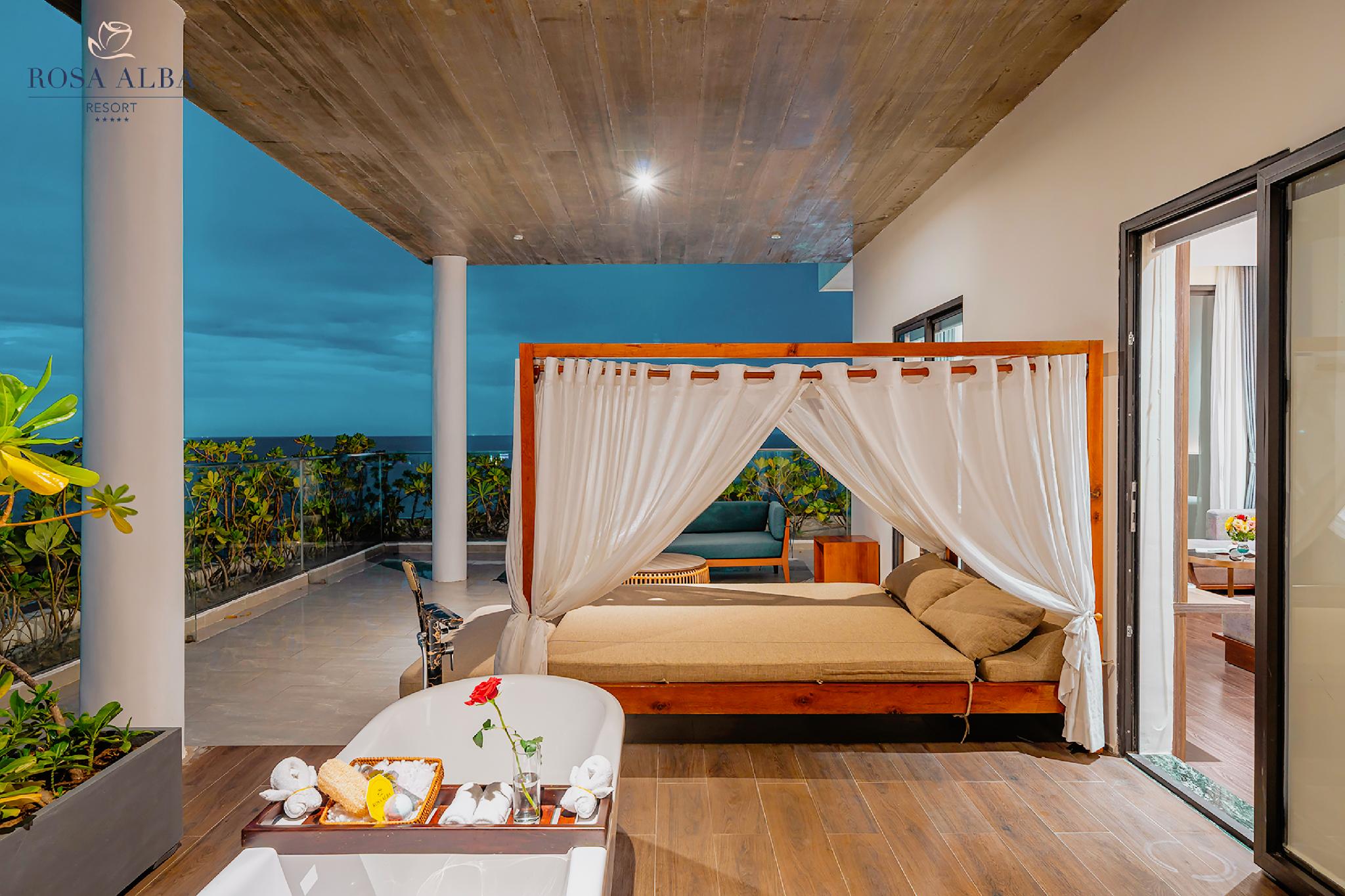 Rosa, Suite, Double Bed, Sea View، Rosa Alba Resort and Villas Tuy Hoa 2/2