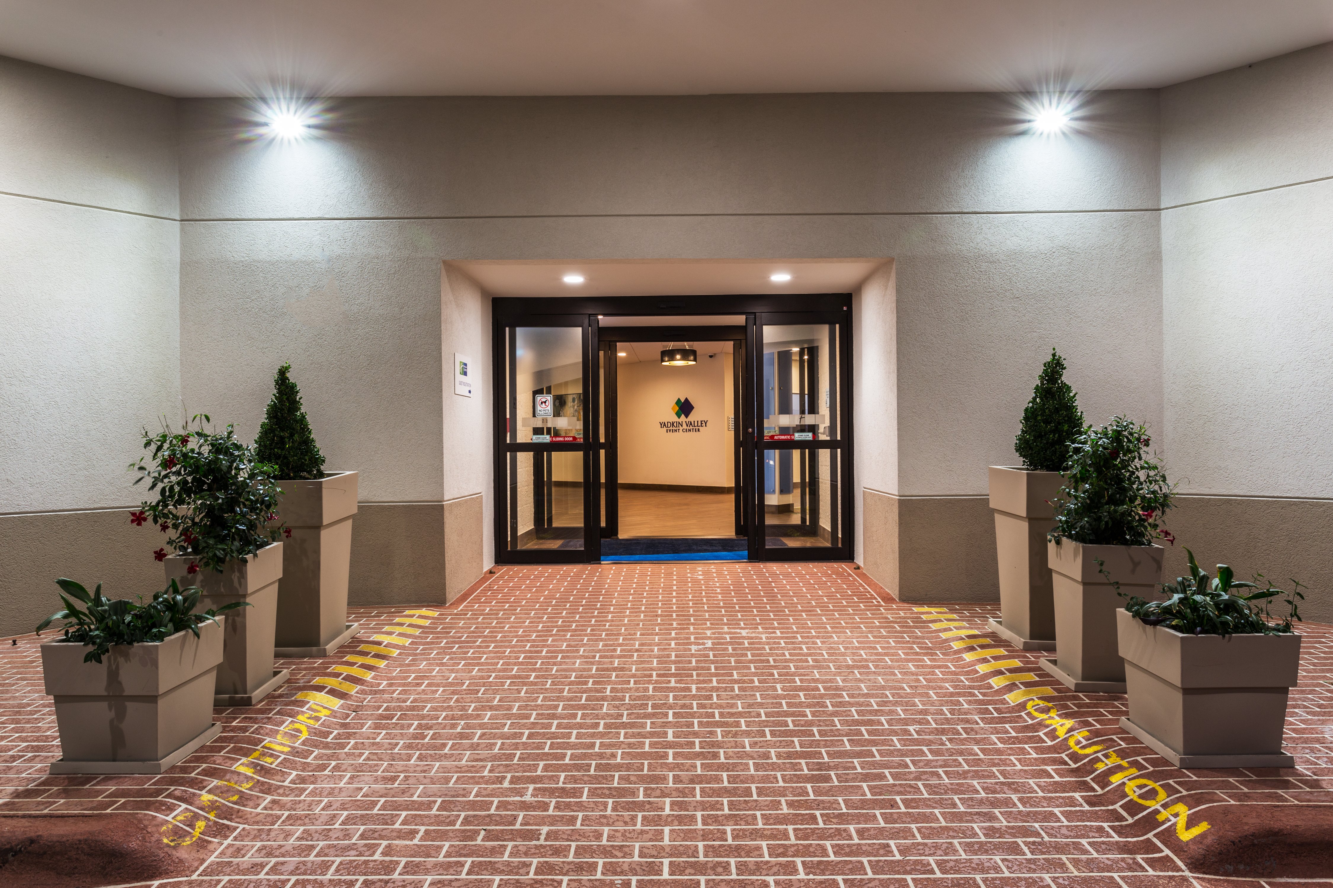 Holiday Inn Express Wilkesboro 10/59