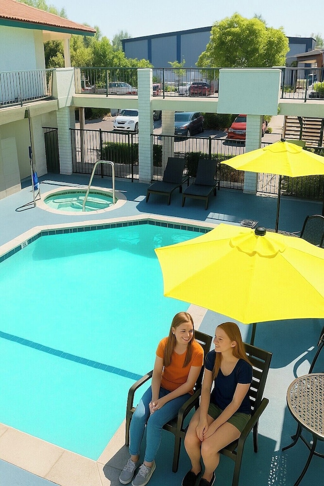 Bposhtels Anaheim 35/40
