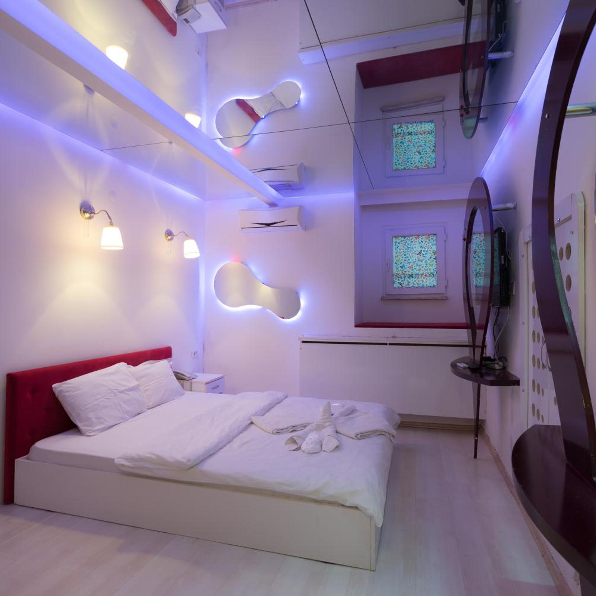 Duplex, Basement, Suite