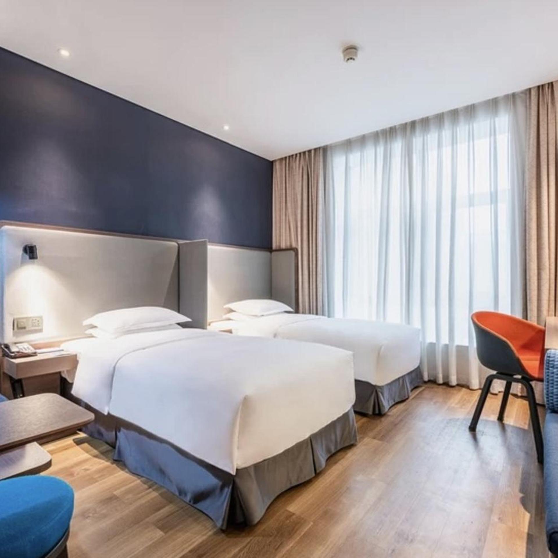 Superior, Twin Beds, Smoking