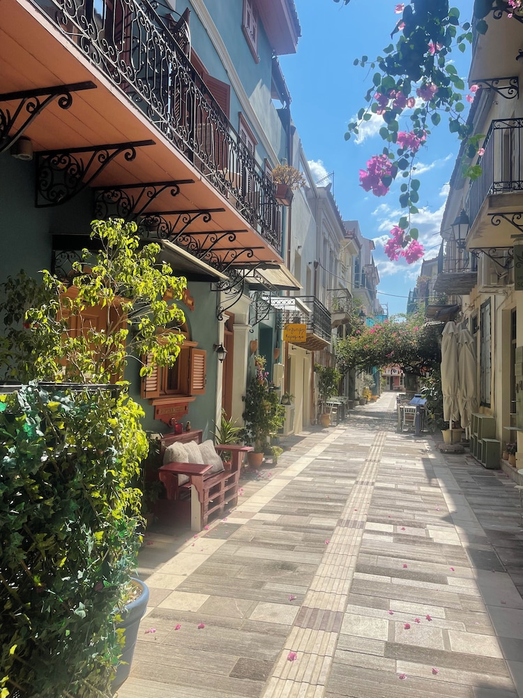 Kyveli Suites 42/50