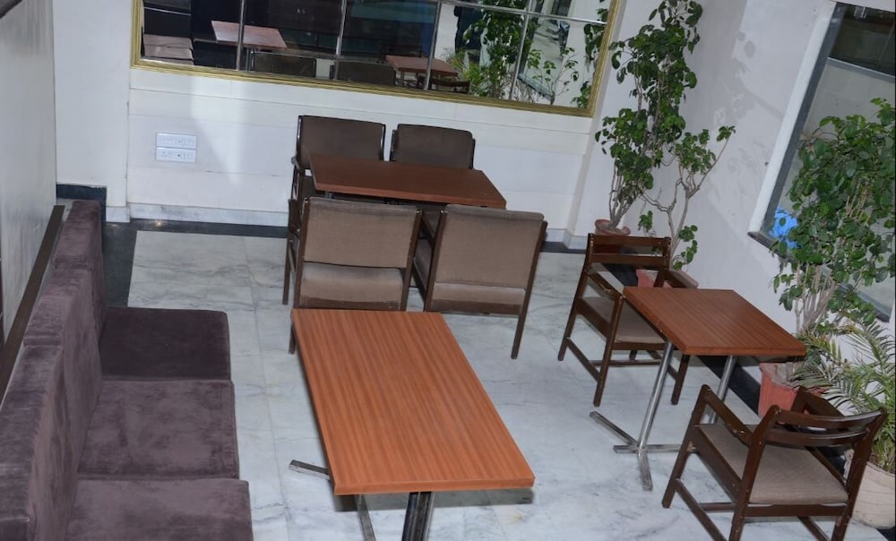 Hotel Ankur Palace 28/29