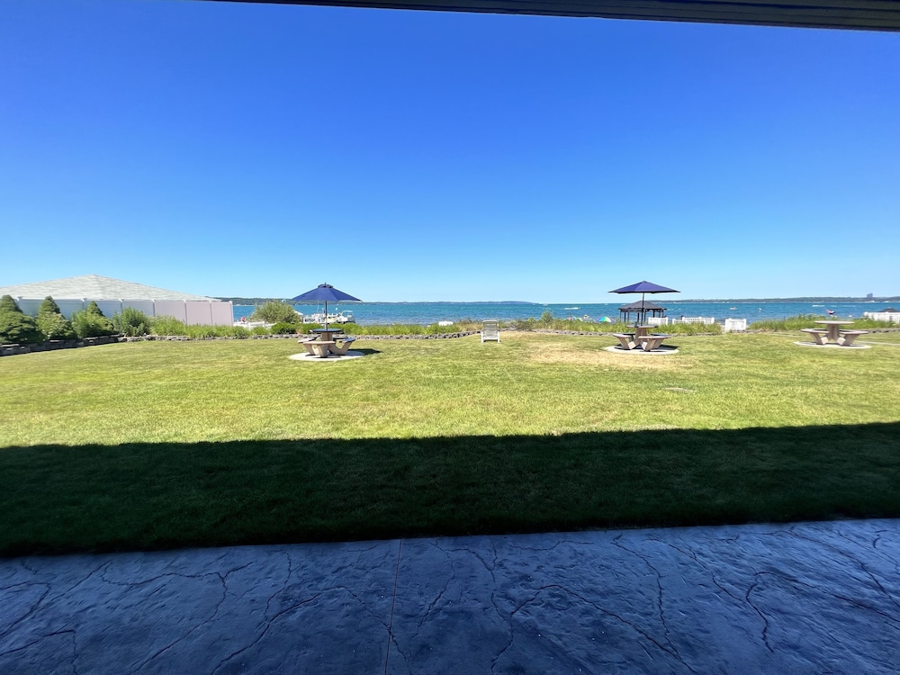 The Beach Haus Resort 46/50