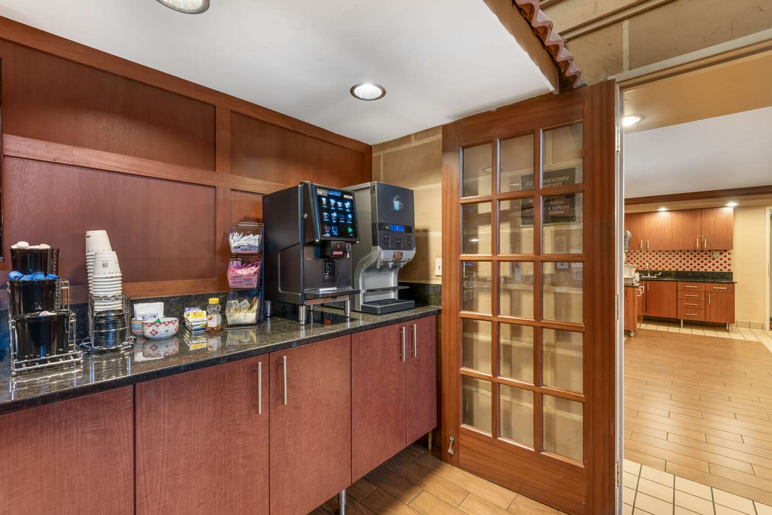 Best Western Plus White Bear Country Inn 7/47