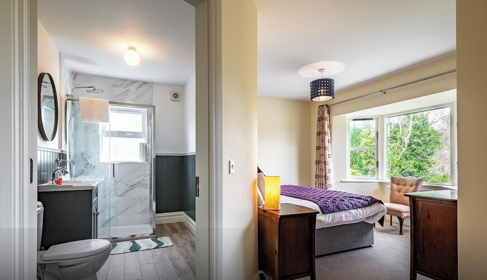 Foley's Guesthouse Hotel 26/43