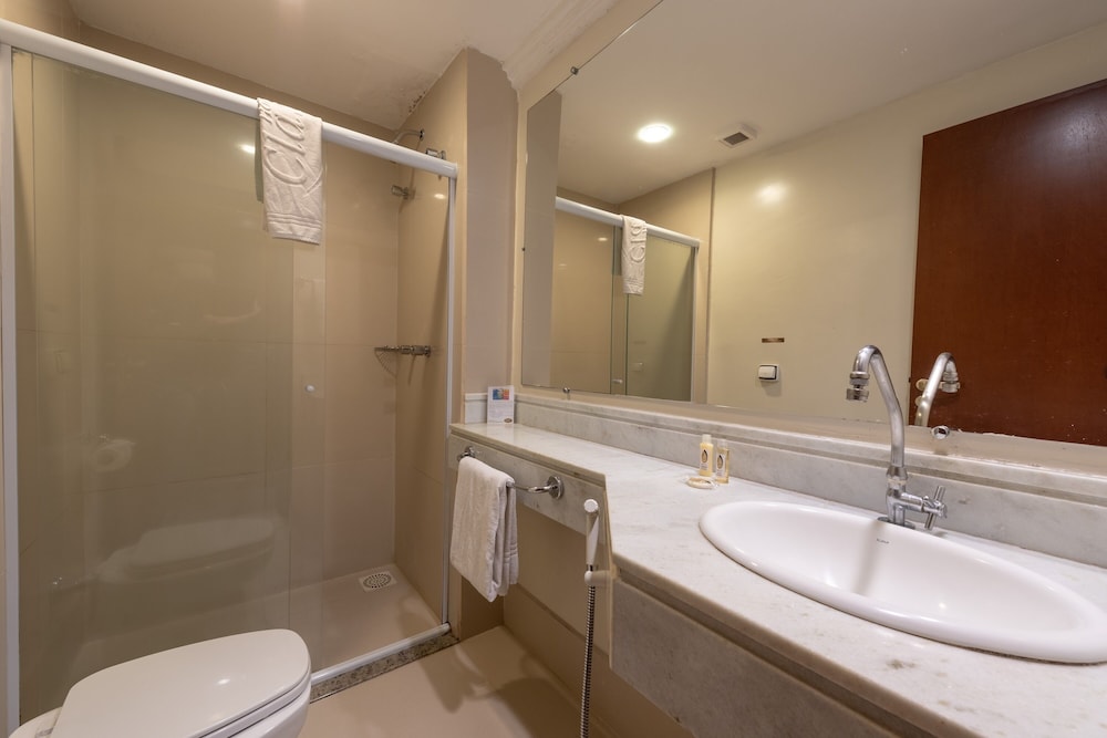 CLASS HOTEL GUAXUPE 46/50
