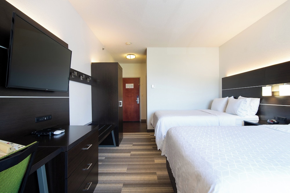 Holiday Inn Express Hotel Suites Bedford 18/53