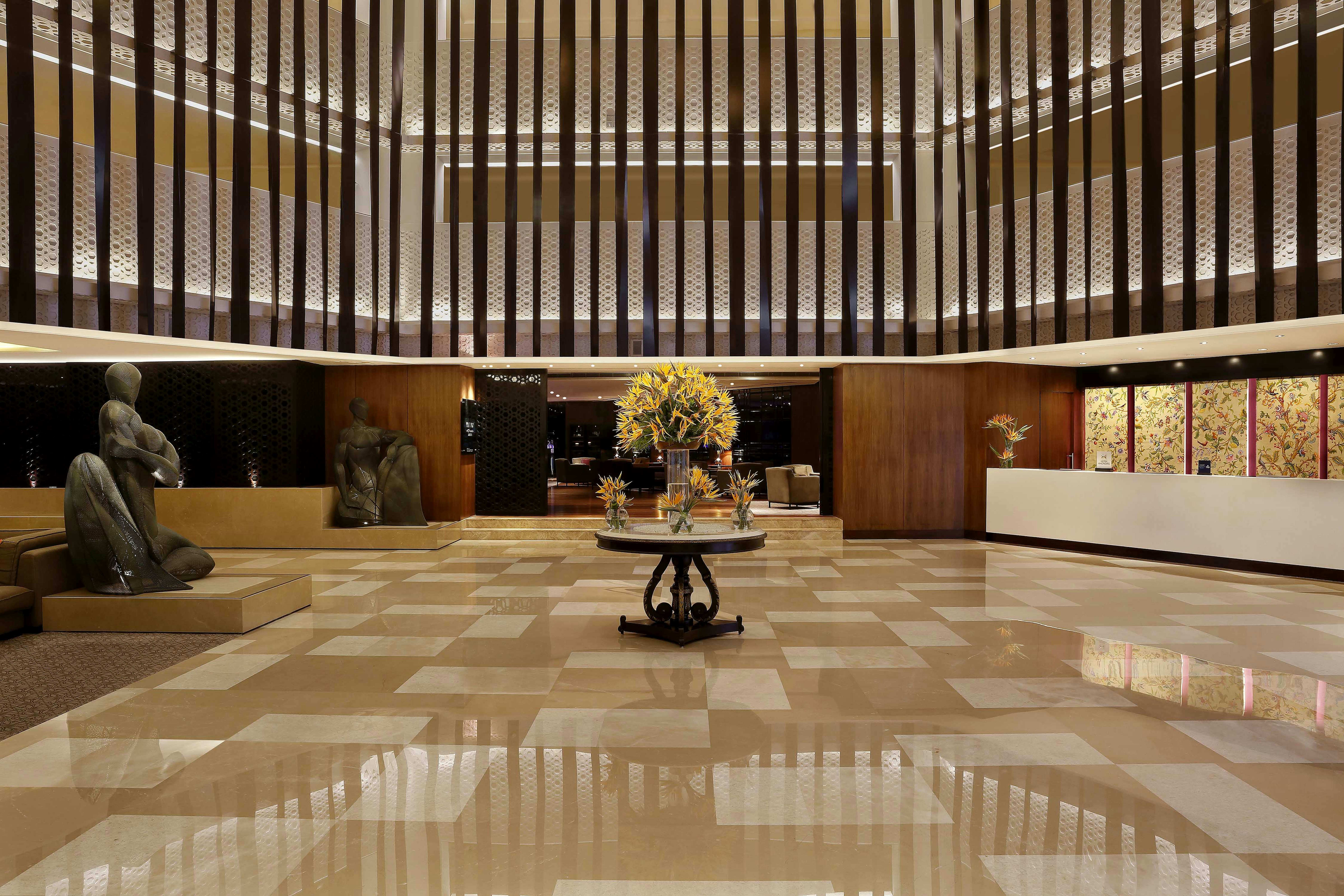 Hilton Bangalore Embassy GolfLinks 14/87