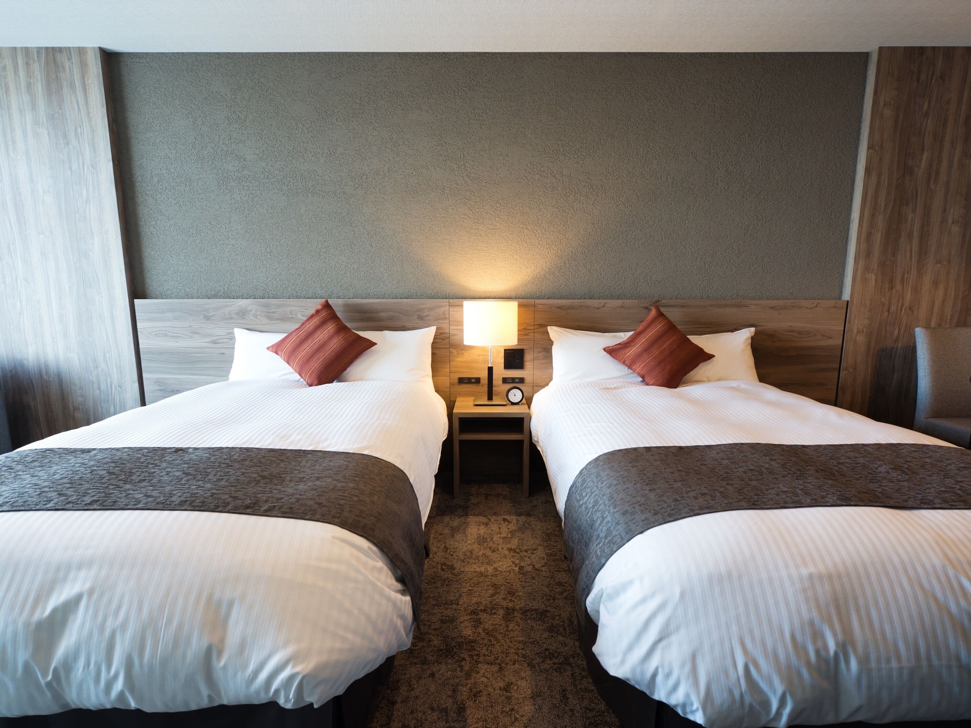 SUPERIOR, TWIN BEDS, MOUNTAIN VIEW, KITCHENETTE