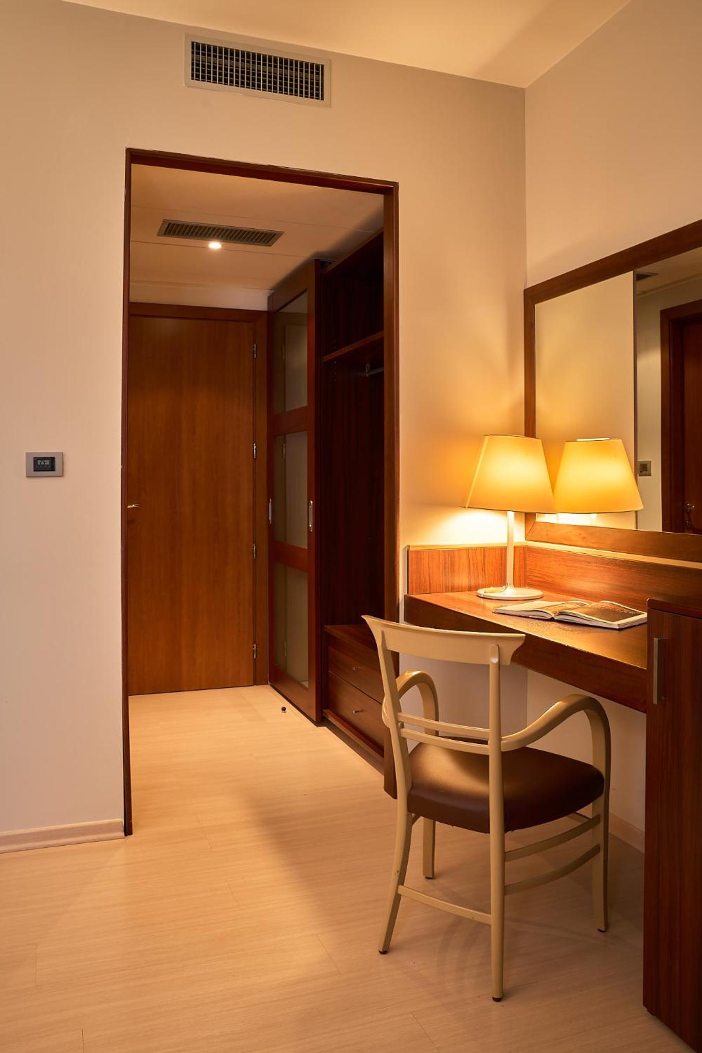 Delfina Palace 16/40