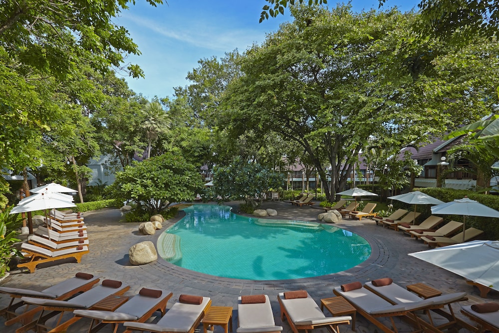 Woodlands Hotel And Resort 7/65