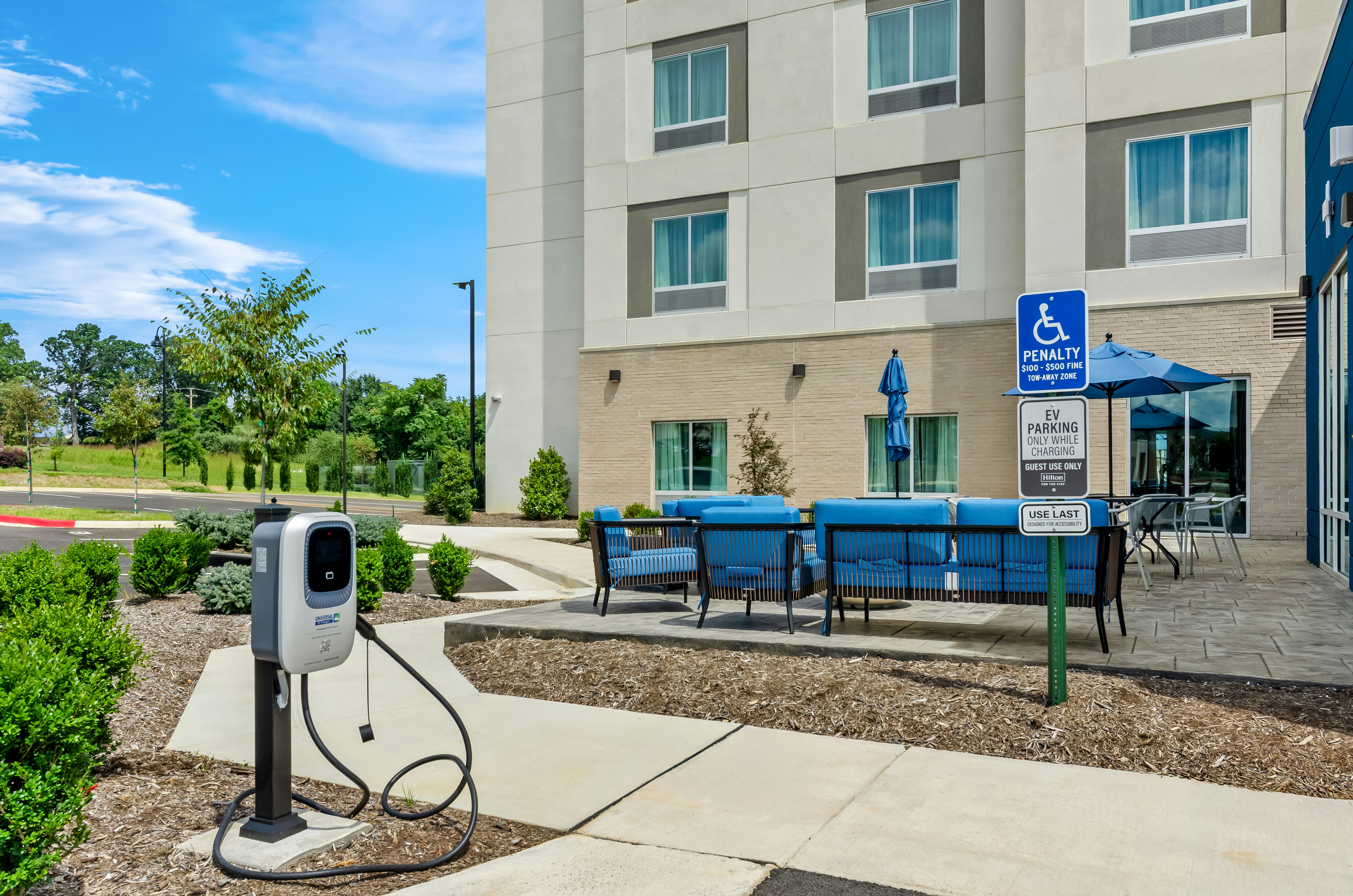 Hampton Inn Daleville 20/22