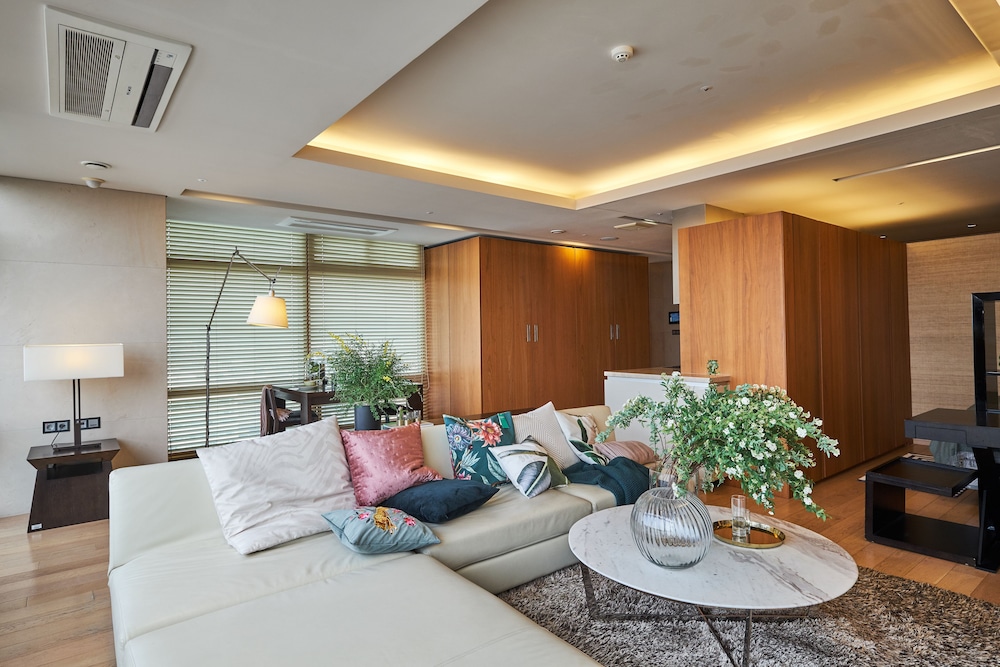 The Classic 500 Pentaz Executive Residence 52/73