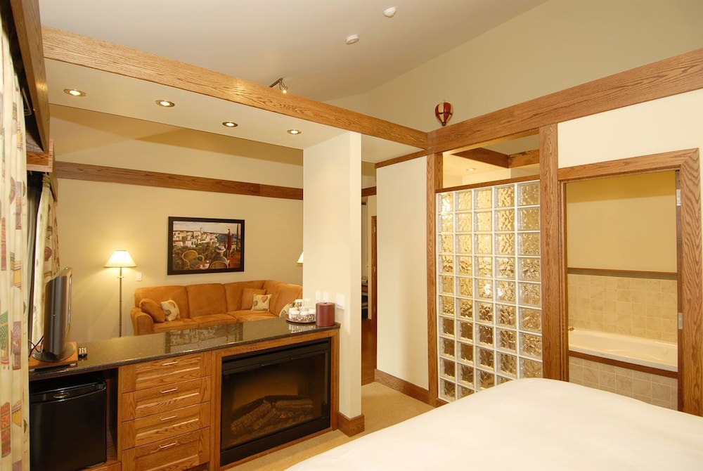 Huff Estates Inn & Winery 7/48