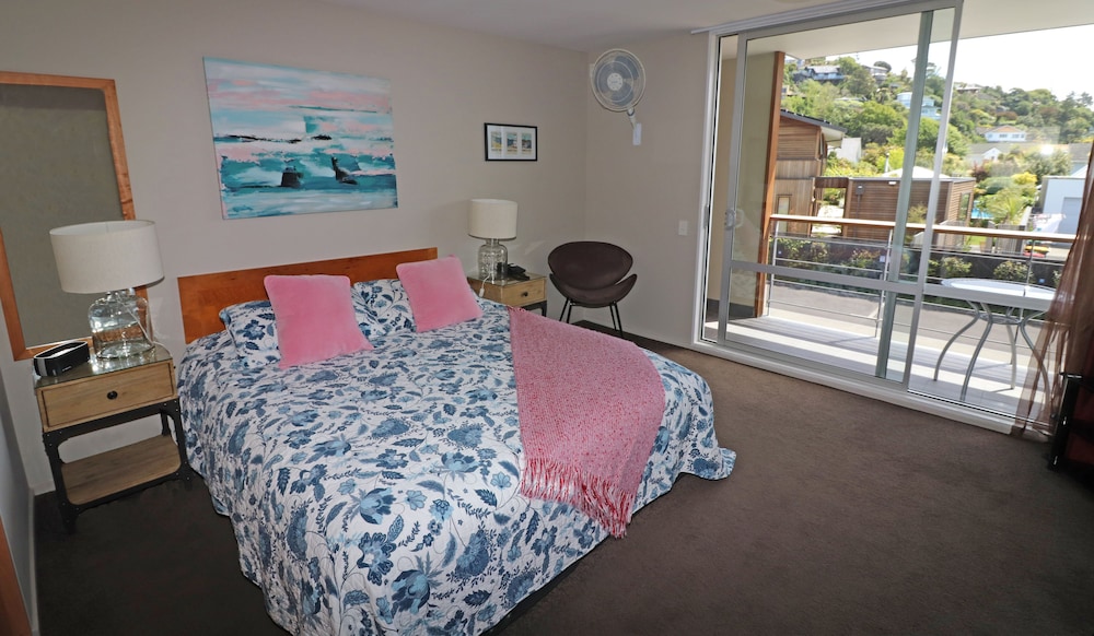 Sumner Bay Motel And Apartments 44/63