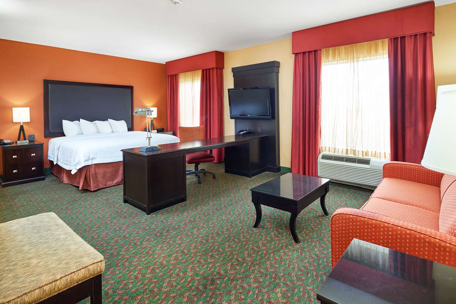 STUDIO, SUITE, KING BED, SOFA