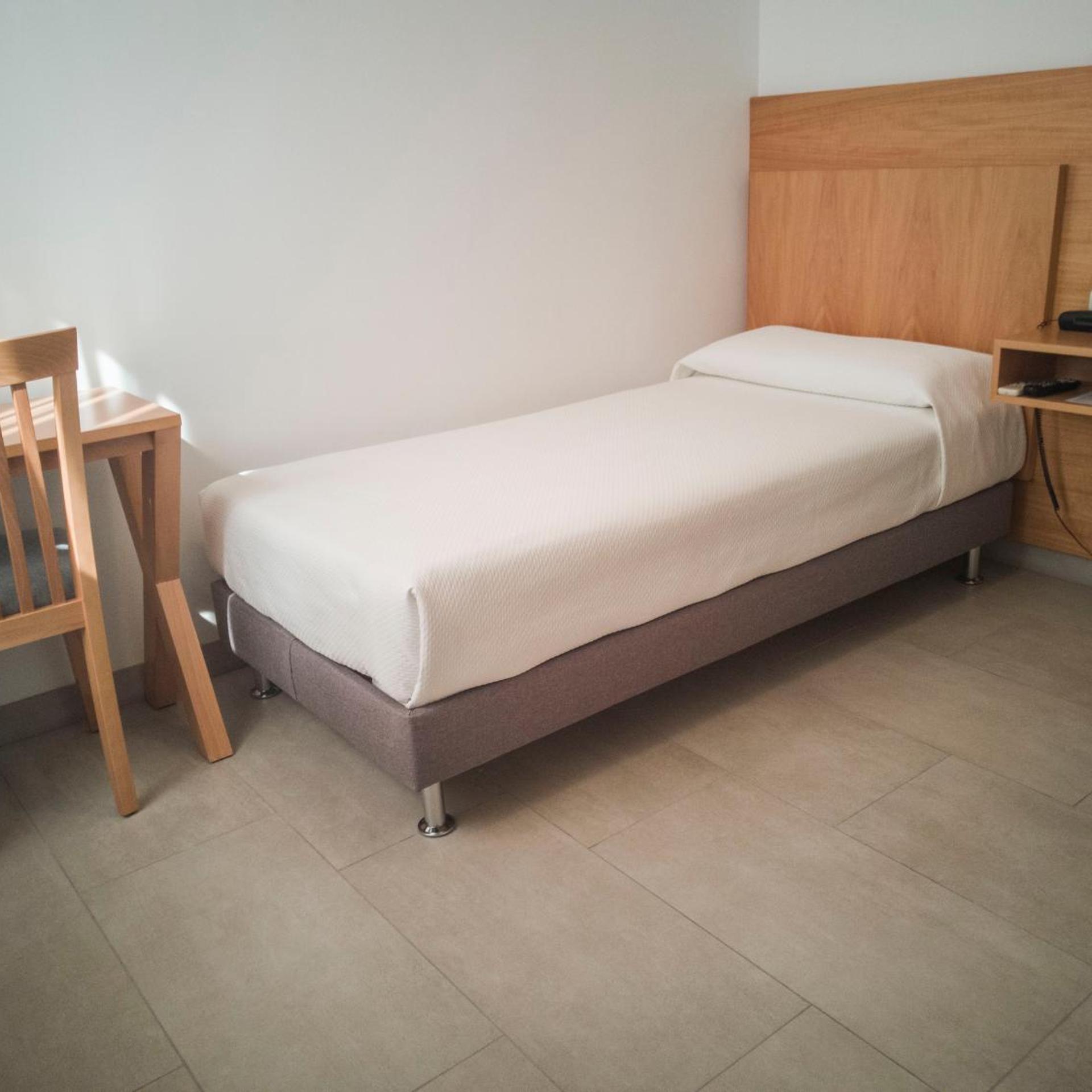 Room, Single