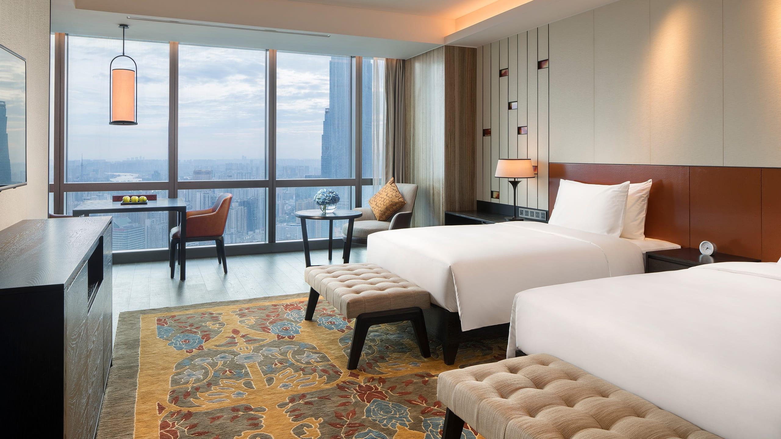 Deluxe, Twin Beds