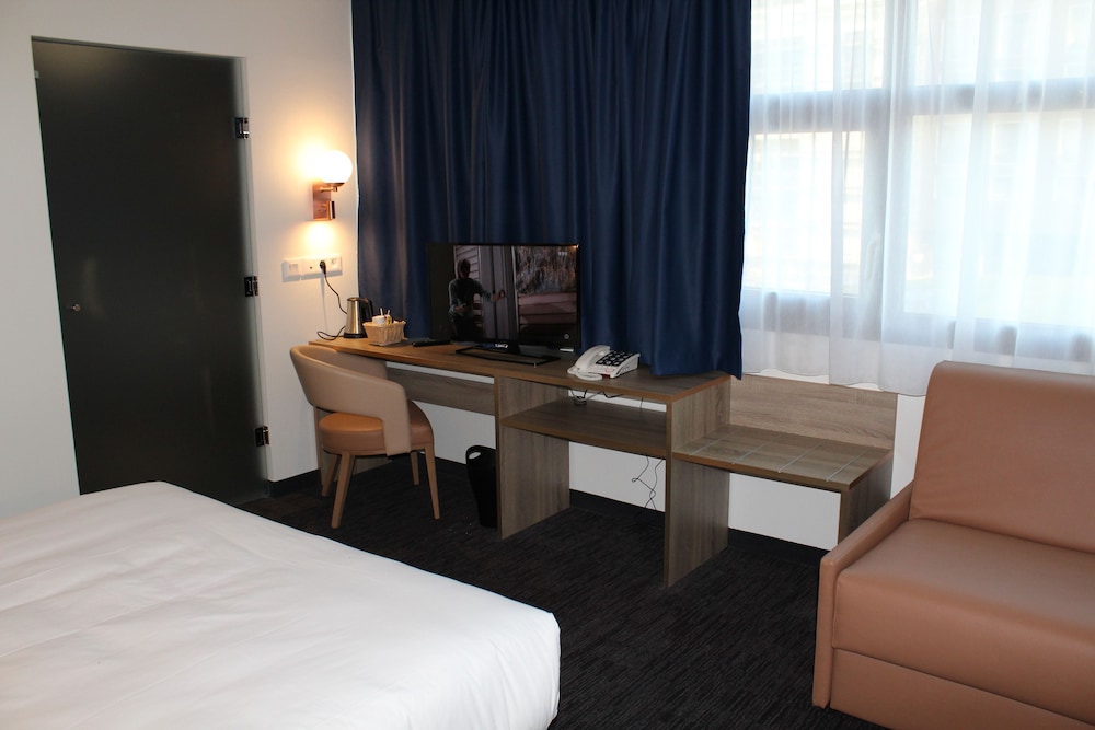 K Hotel 17/49