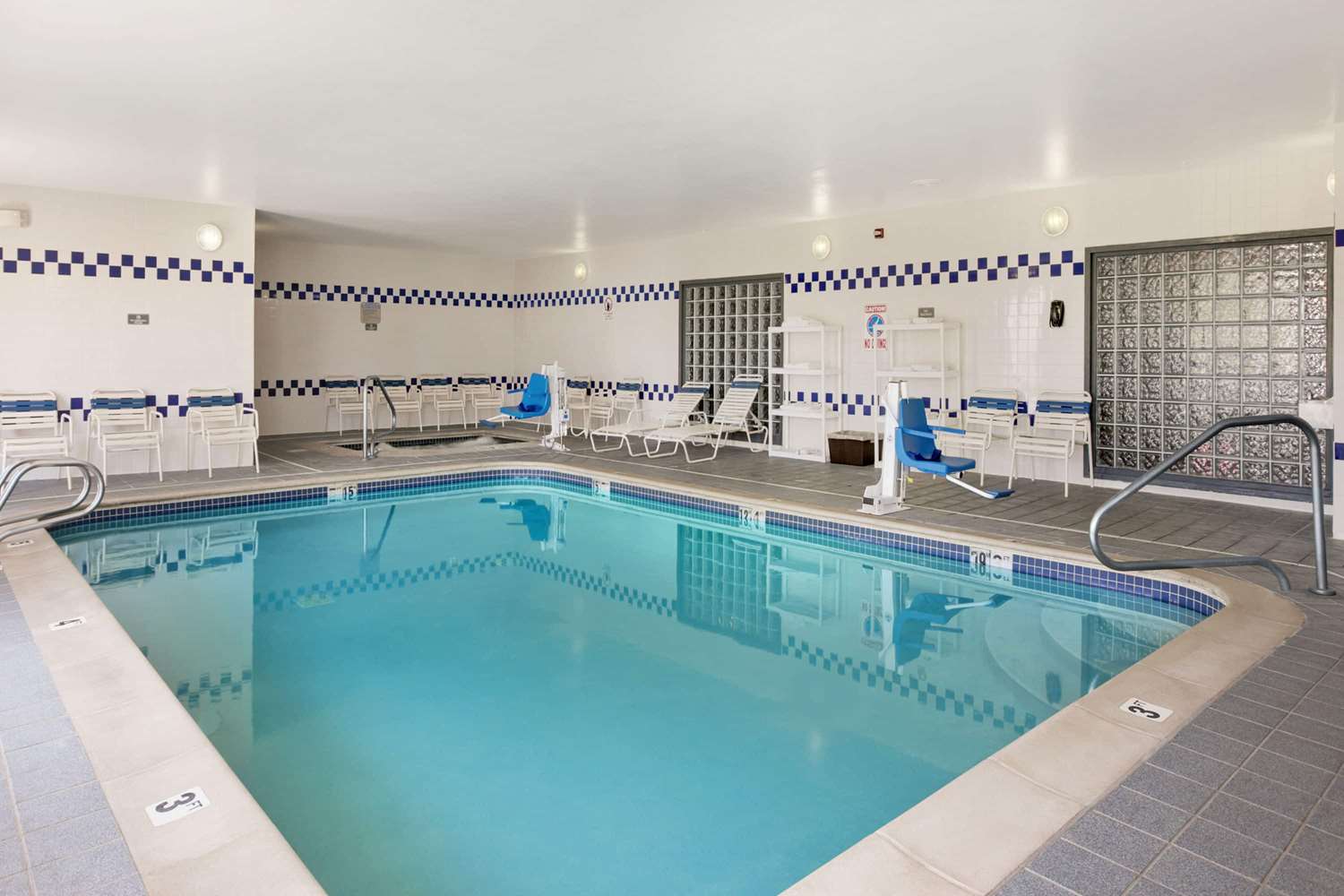 swimming pool spa