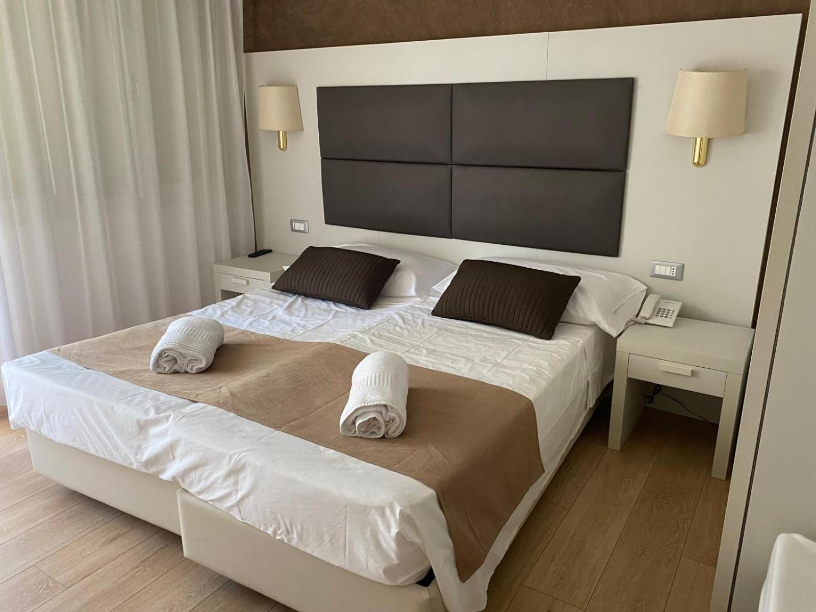 Hotel Eros 14/50