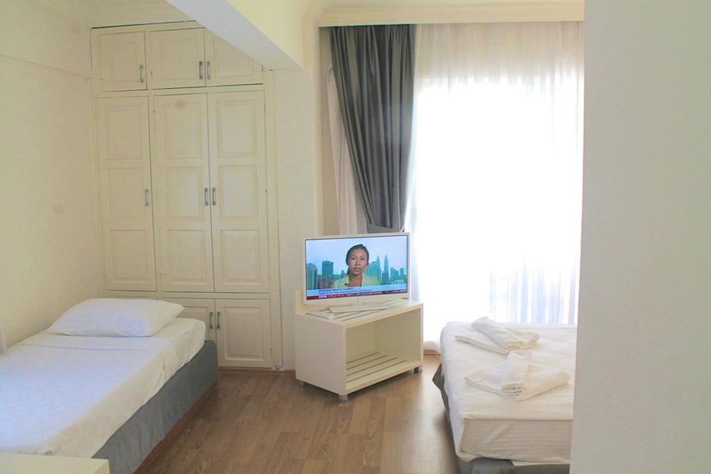 Yunus Hotel 16/71