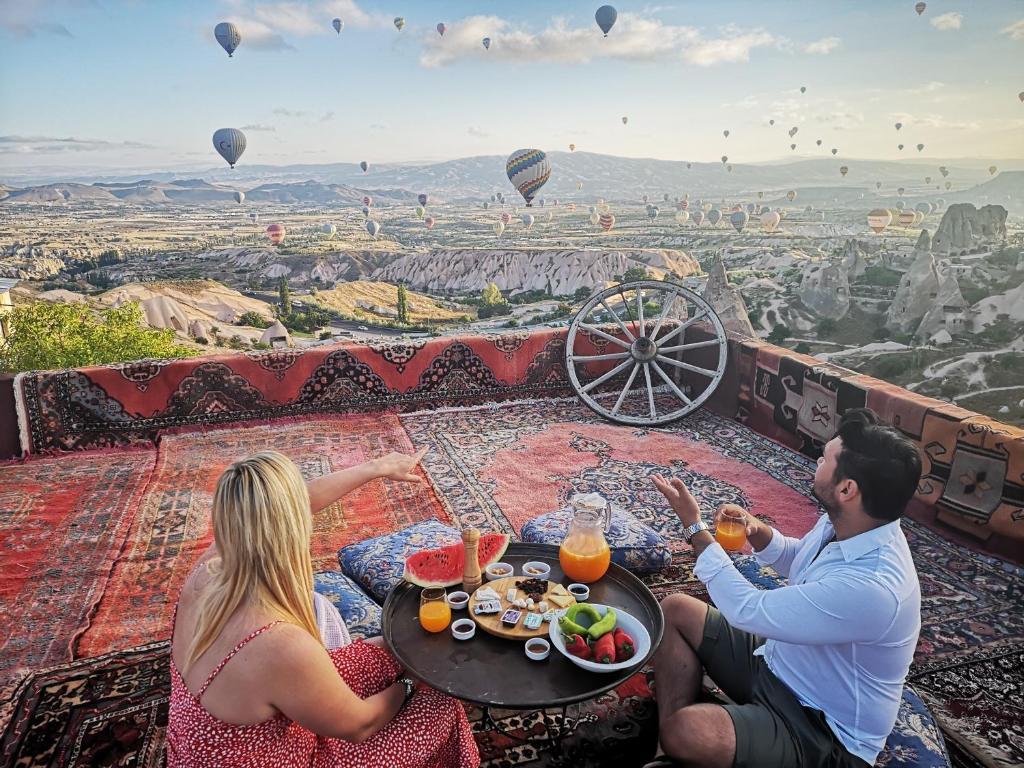 Deluxe, Valley View, Balcony