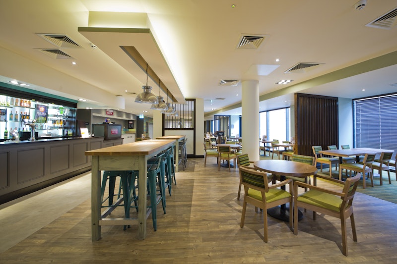 Premier Inn Edinburgh City Centre Royal Mile 27/37
