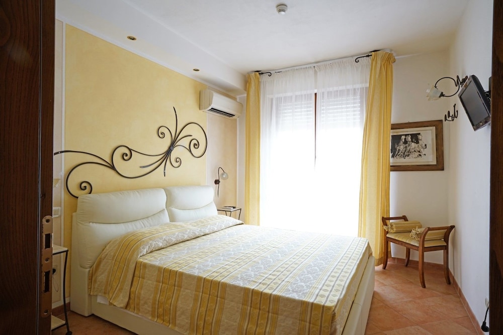 Lola Piccolo Hotel 13/68