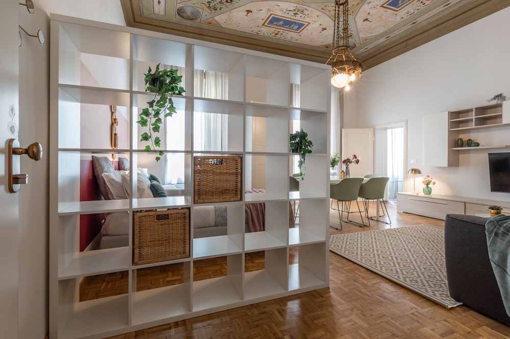 Wine Apartments Florence Pinot 36/47