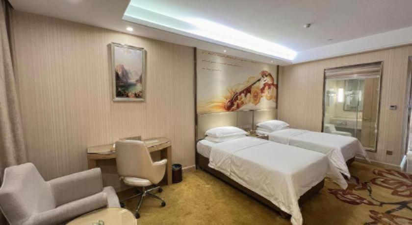 Vienna hotel (Huidong and run pedestrian street) 38/55