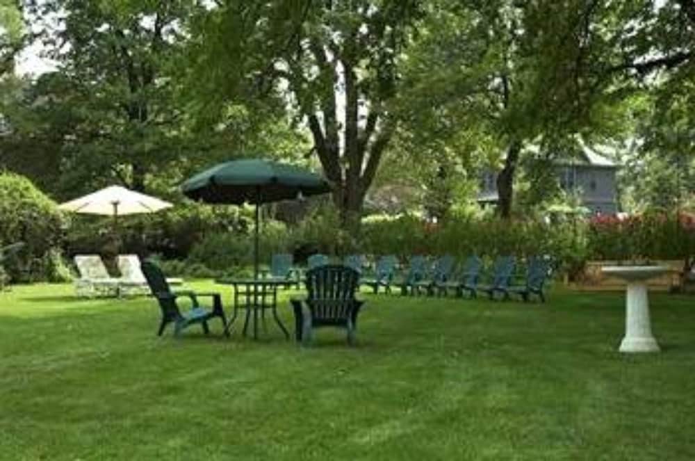 Oliver Inn Bed and Breakfast 49/54