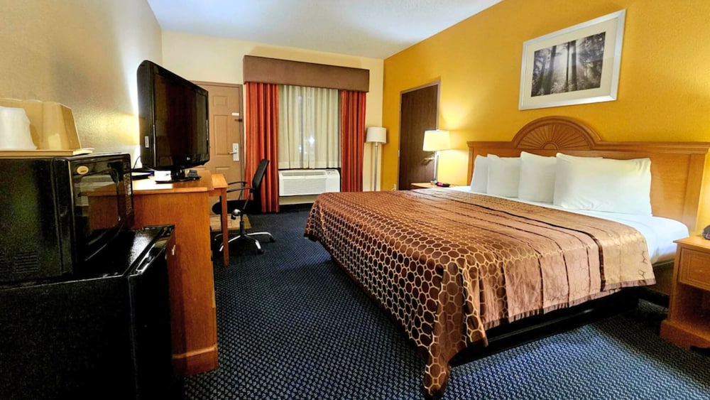 Magnuson Hotel Sand Springs 13/39