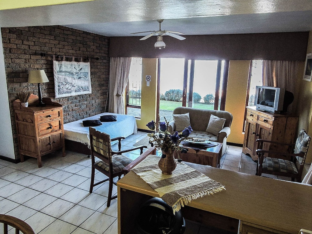 Amzee Bokmakierie Guest House 51/72