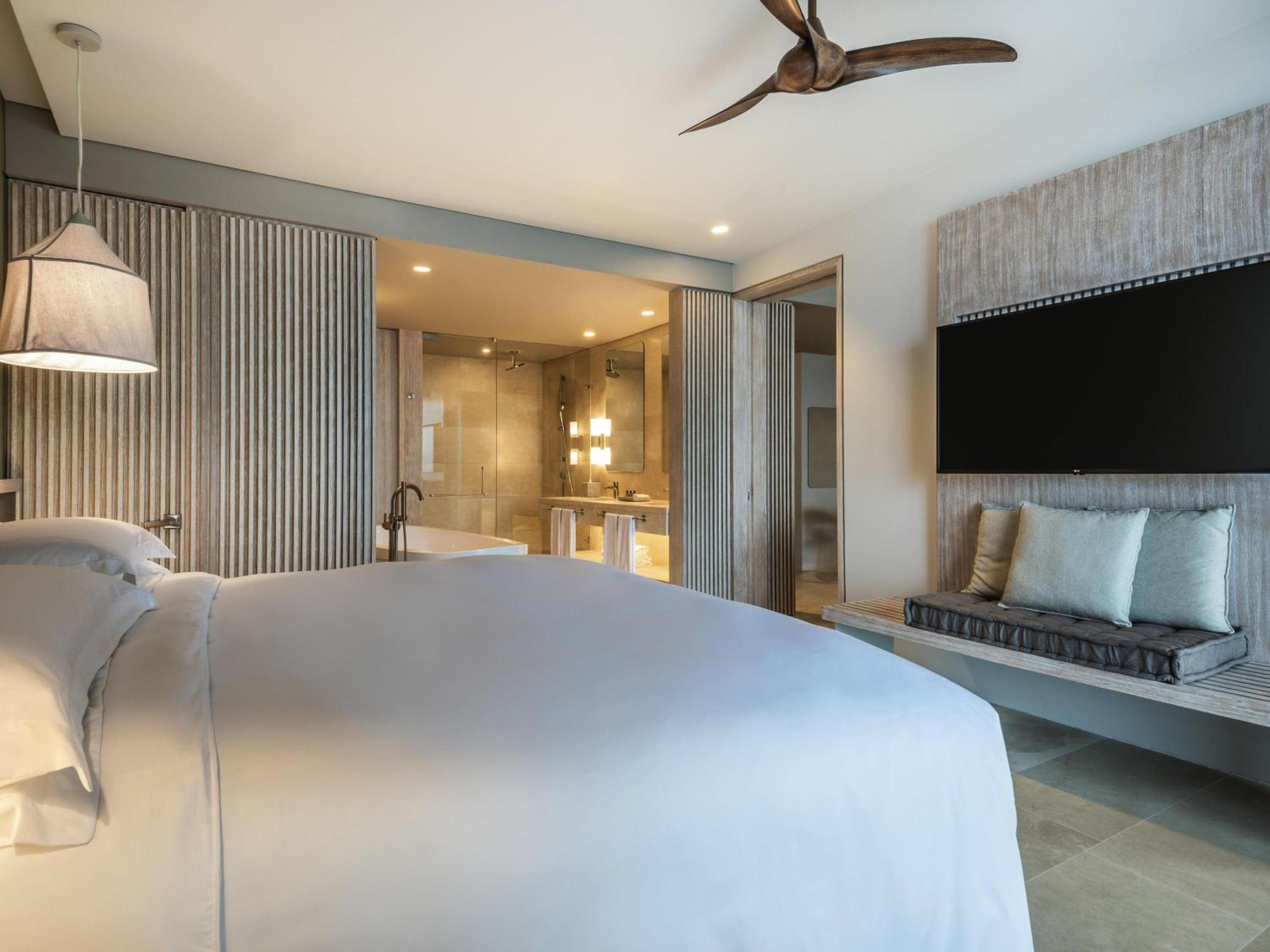 Coral, Prestige, Suite, King Bed