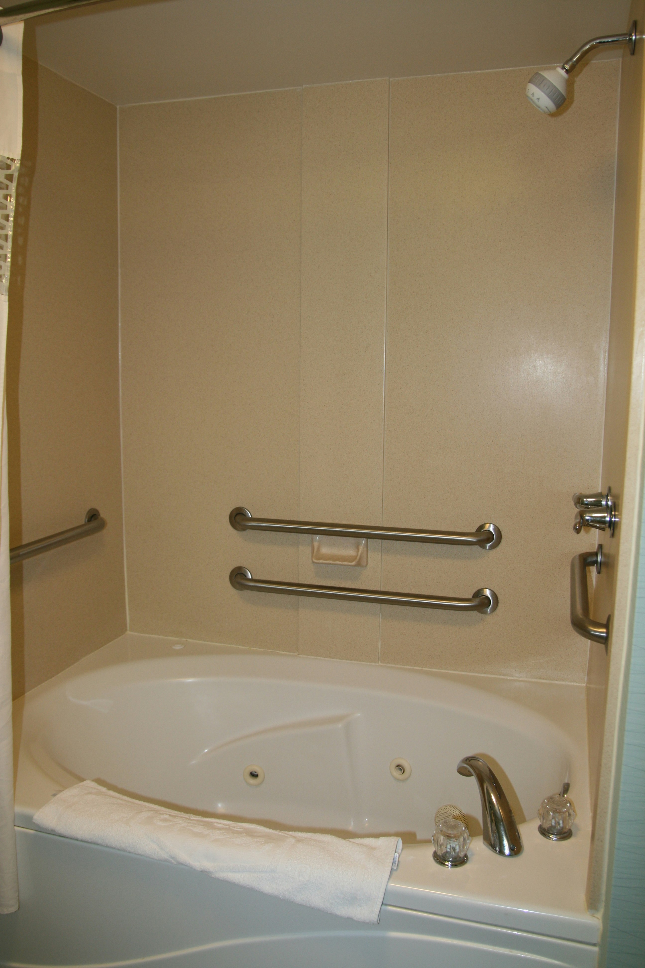 Hampton Inn Shreveport Airport La 79/83