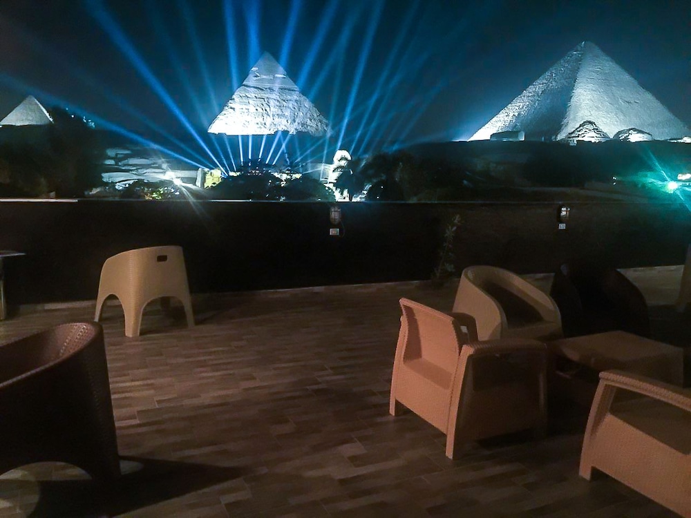 Panorama Pyramids Inn 30/50