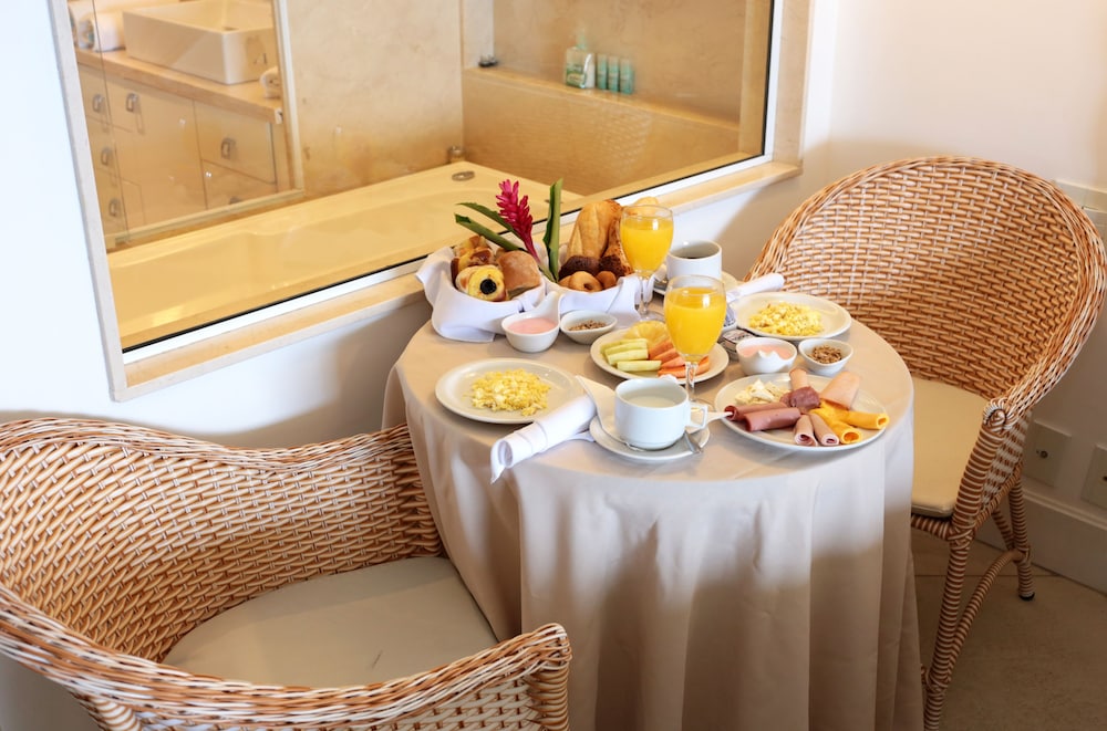 Portogalo Suite Hotel 61/82