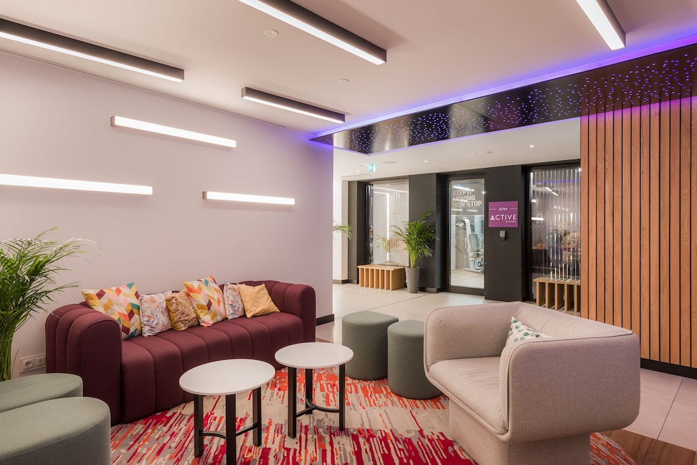 YOTEL Porto, Select by Hilton 26/48