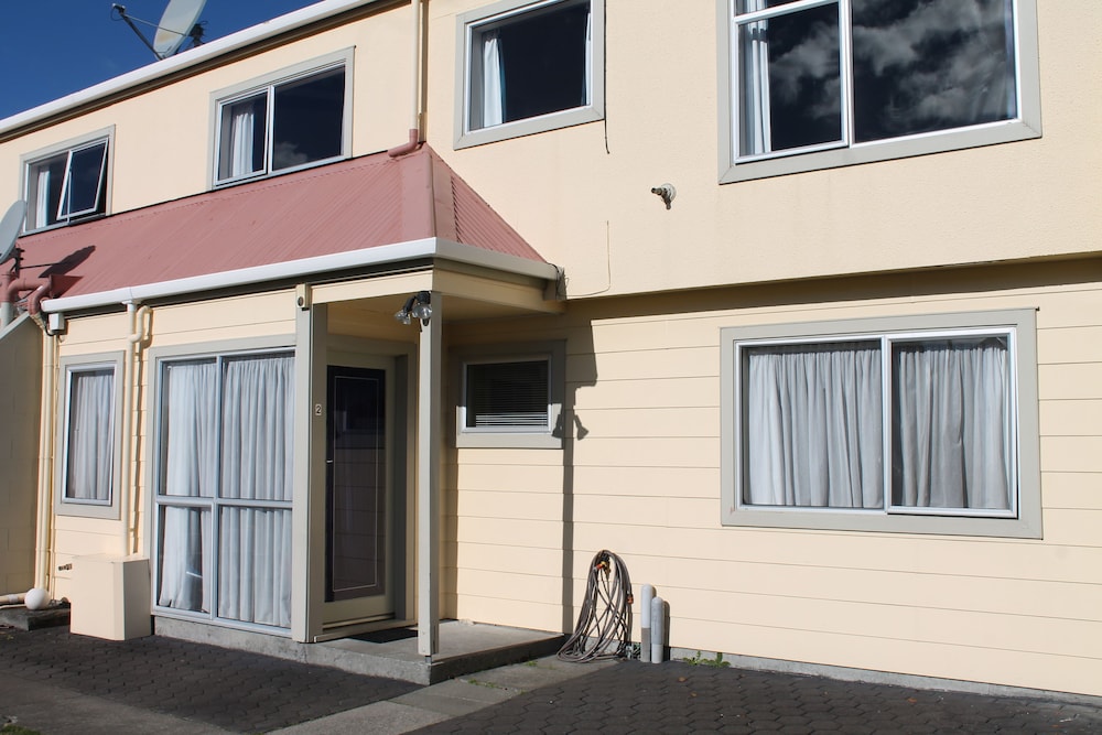 Riverview Motel 4/56